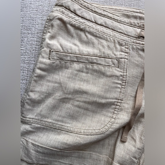 The North Face  :: Linen Beige and White Striped Shorts :: Size 4 - Picture 3 of 12